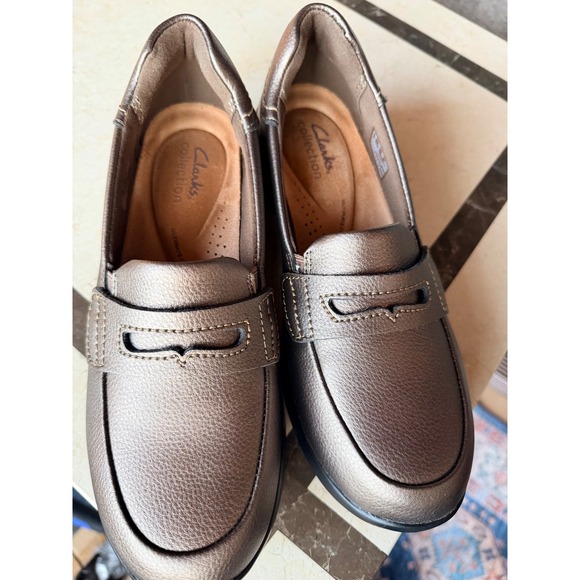Clarks Collection Womens Loafer Shoes Metallic Bronze Slip On Comfort Size 9 - Picture 4 of 4